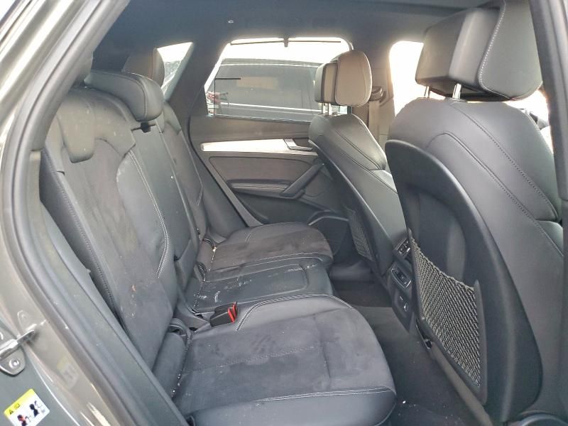 2025 Audi Q5 e Prestige 55