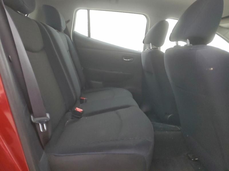 2015 Nissan Leaf s (red)