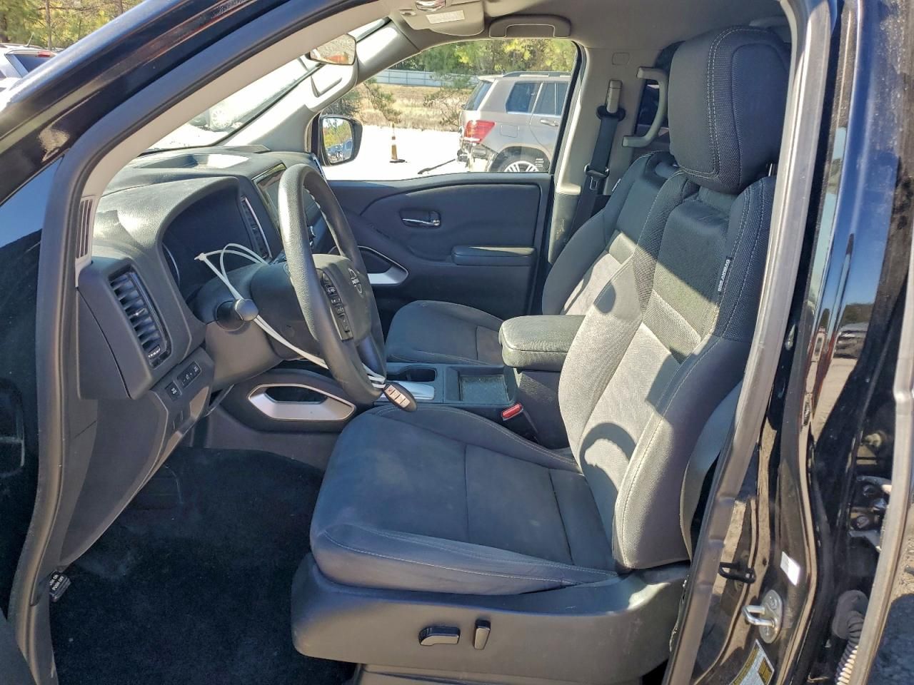 2022 Nissan Frontier s