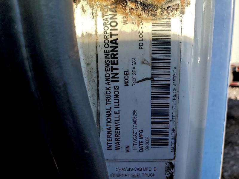 2007 International 2006 International 7400 Refuse Truck