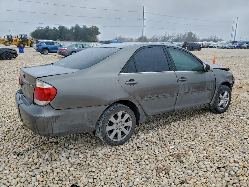 2005 Toyota Camry le