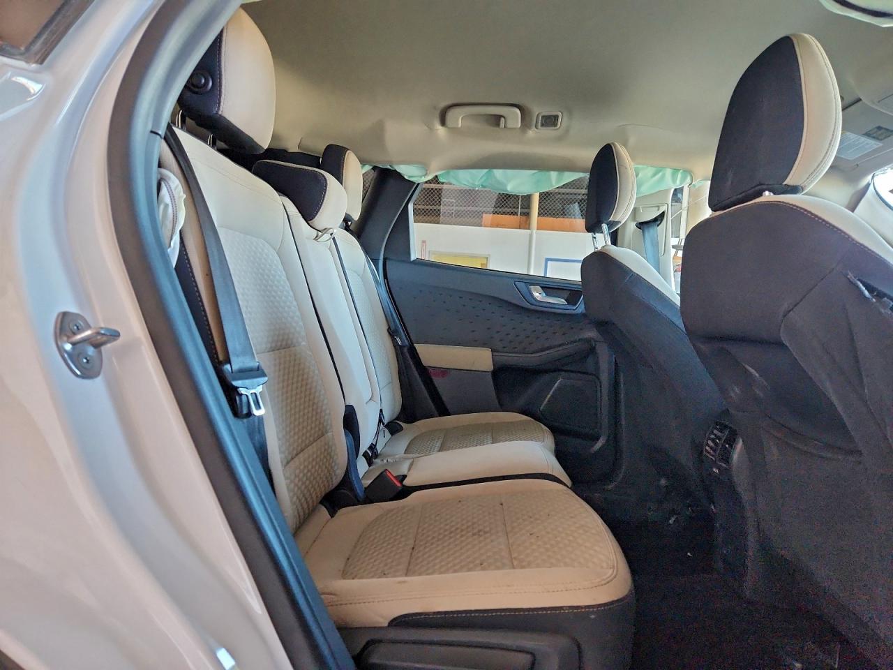 2020 Ford Escape se