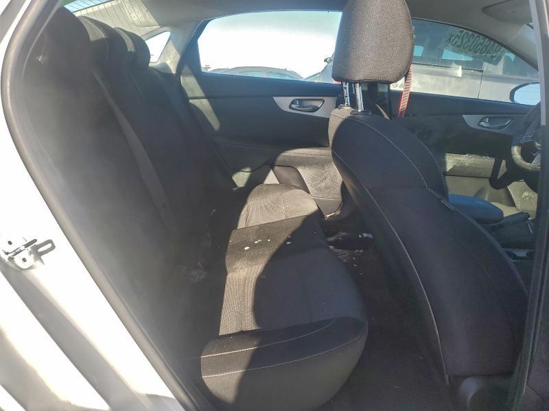 2022 KIA Forte fe