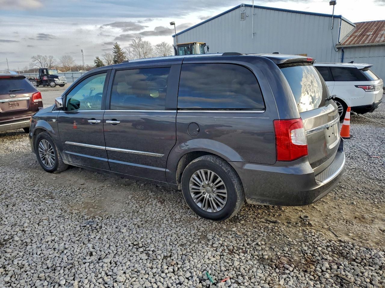 2014 Chrysler Town & Country Touring L