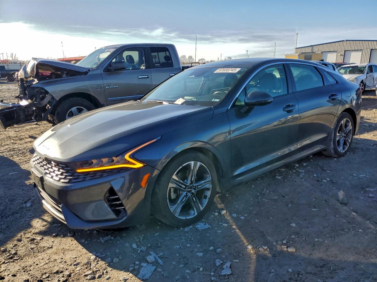 2022 KIA K5 ex