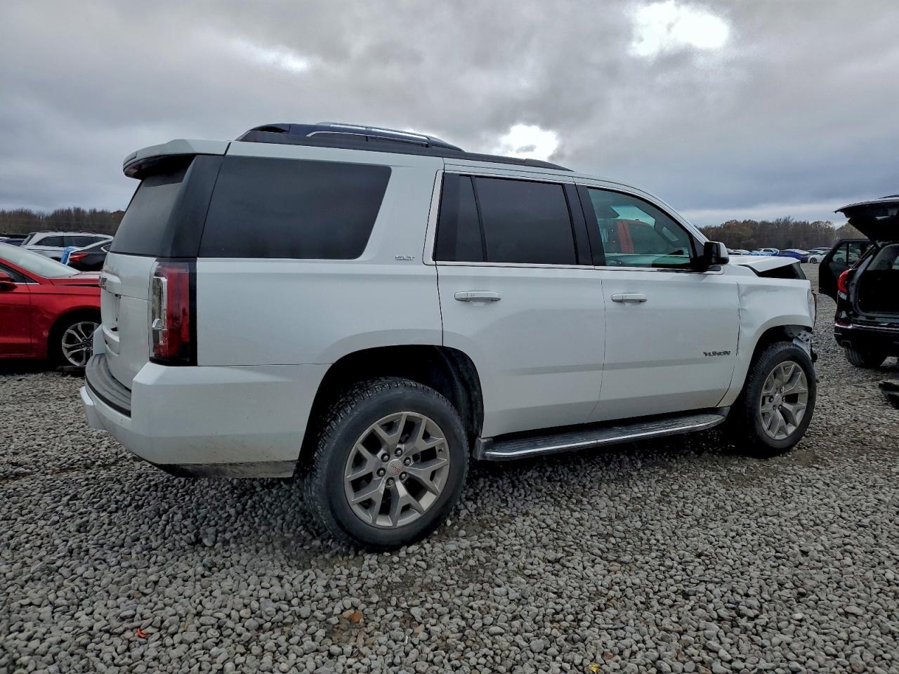 2019 GMC Yukon slt