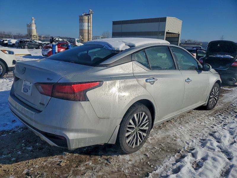 2023 Nissan Altima sv