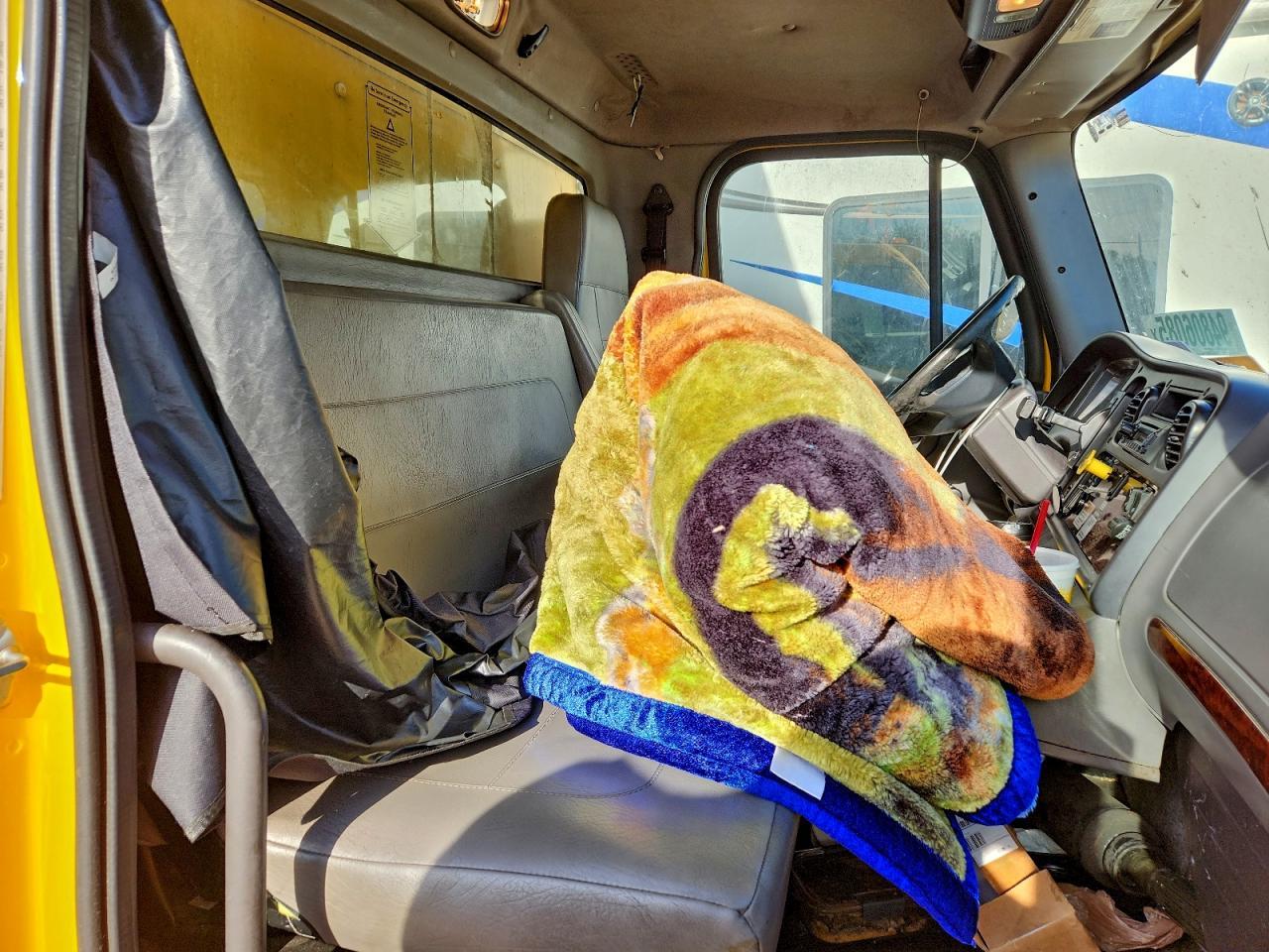 2015 Freightliner Business Class M2 BOX Truck