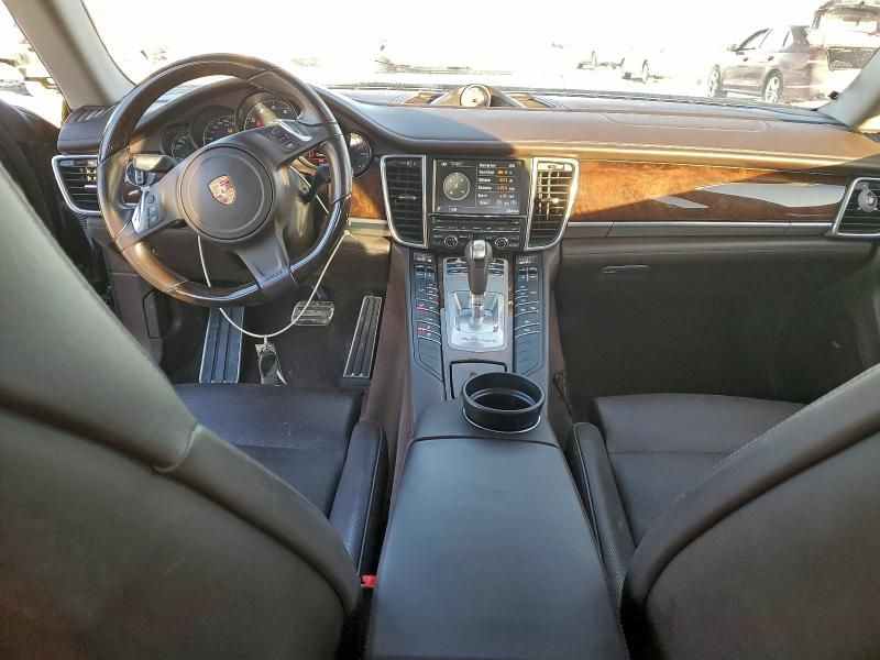 2016 Porsche Panamera 2