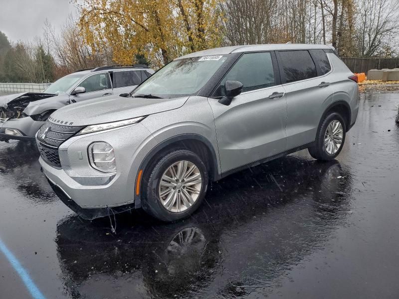 2024 Mitsubishi Outlander es