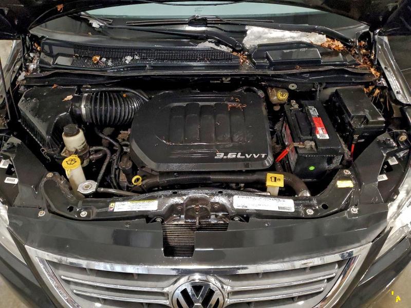 2011 Volkswagen Routan sel