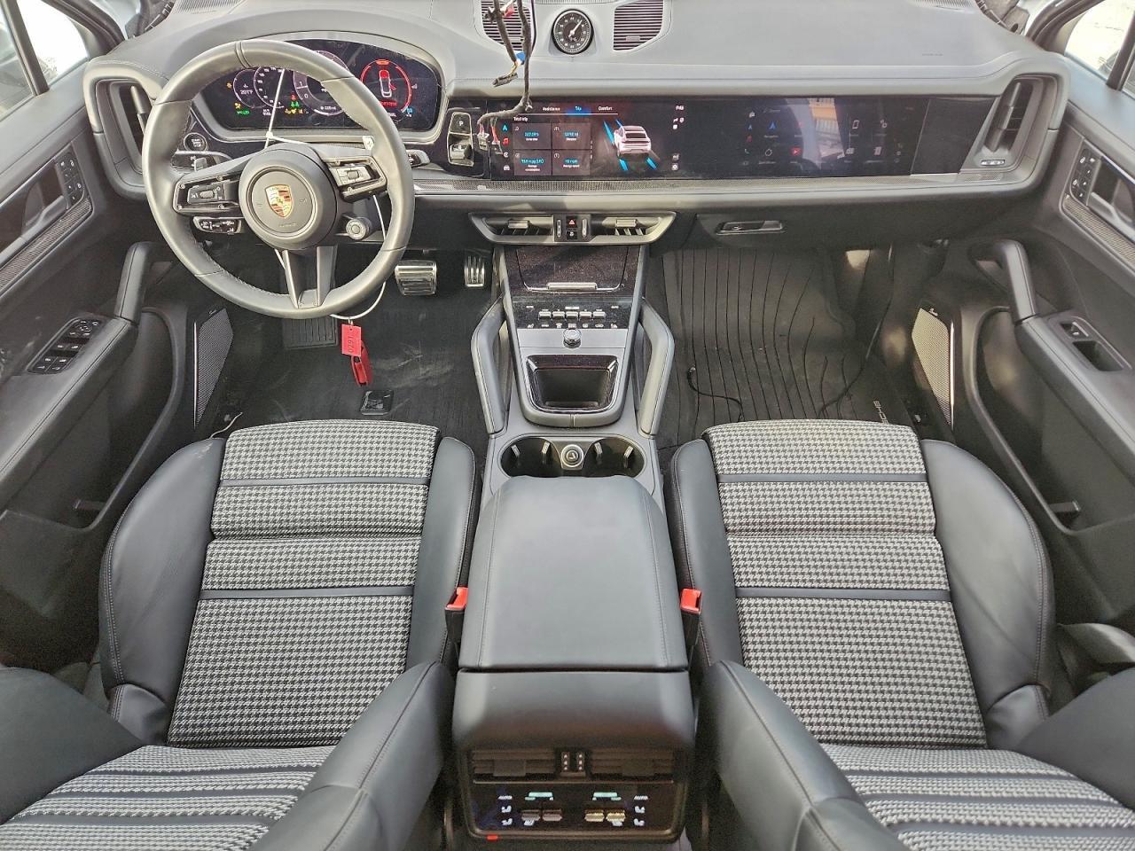 2025 Porsche Cayenne gts Coupe