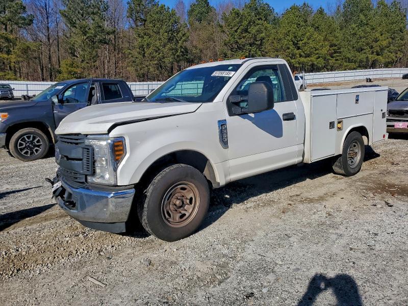 2018 Ford F250 Super Duty Utility / Service Truck