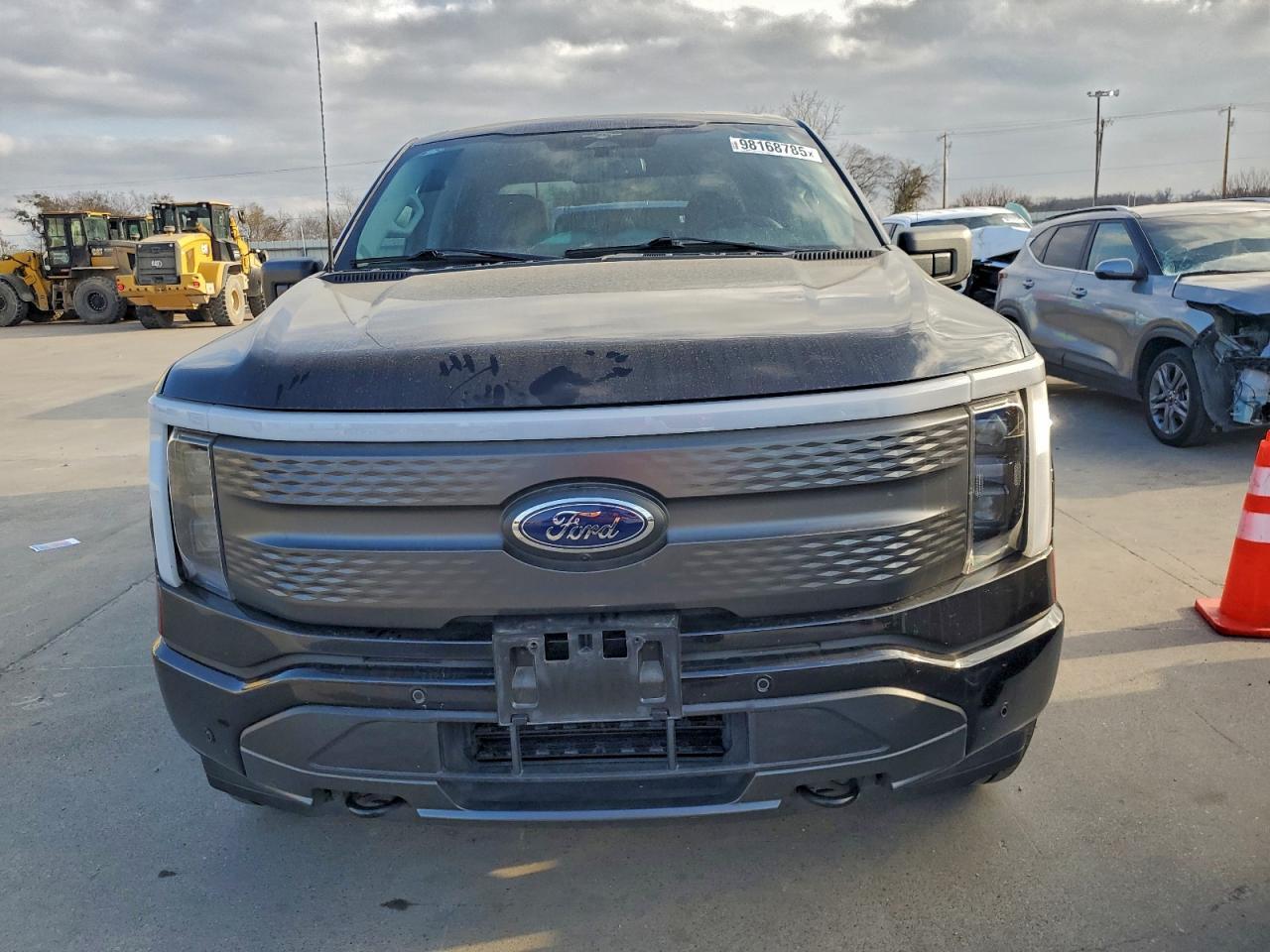2023 Ford F150 Lightning pro