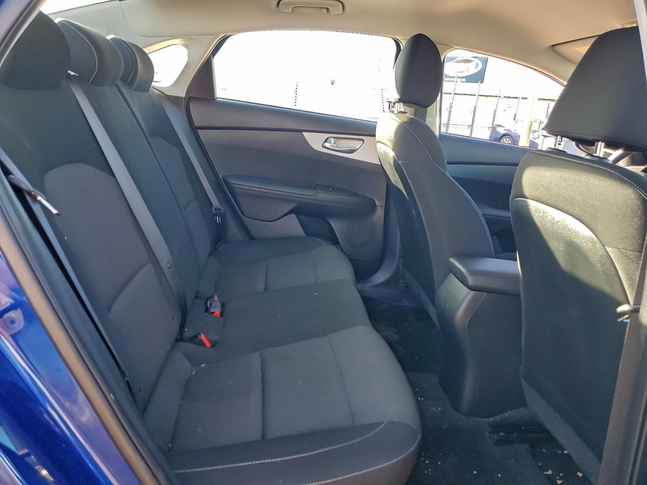 2024 KIA Forte lx