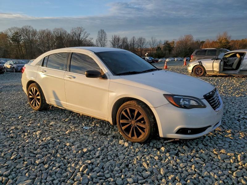 2013 Chrysler 200 Touring