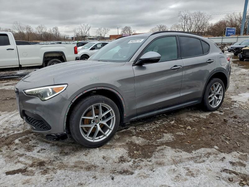 2018 Alfa Romeo Stelvio ti Sport