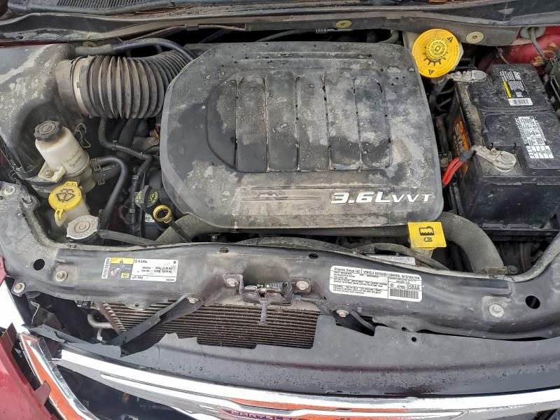 2014 Chrysler Town & Country Touring l