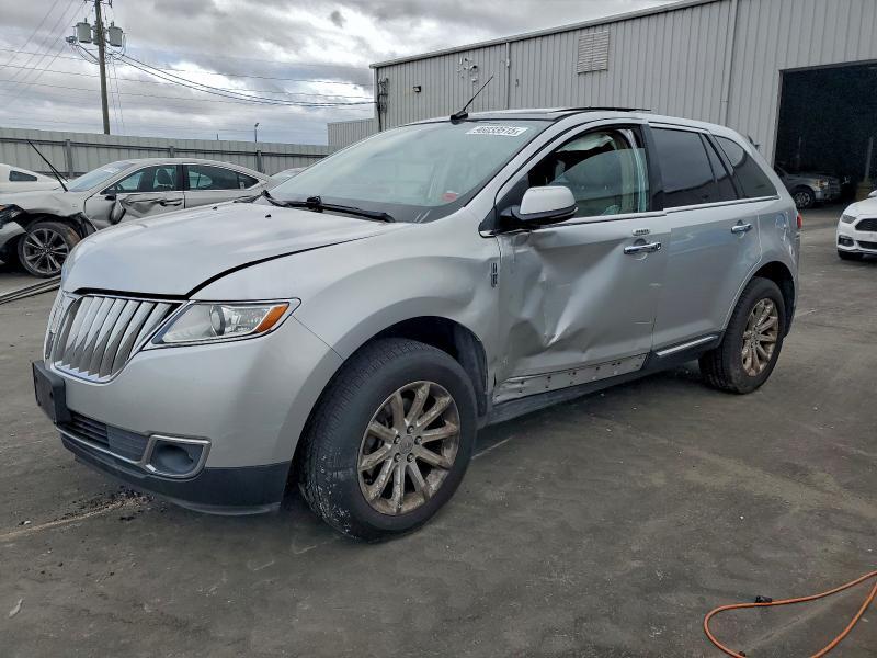 2013 Lincoln Townhouse MKX