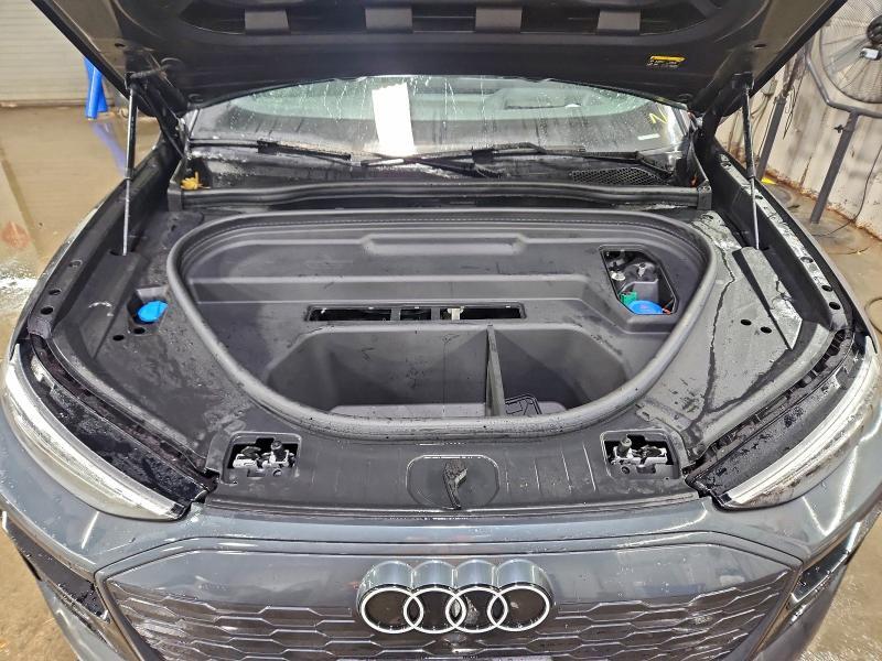 2025 Audi Q6 E-tron Prestige