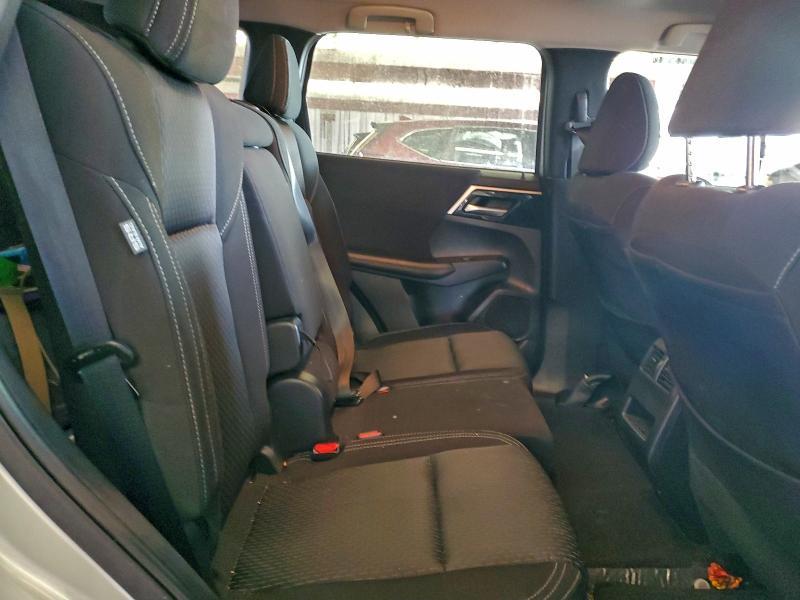 2024 Mitsubishi Outlander es