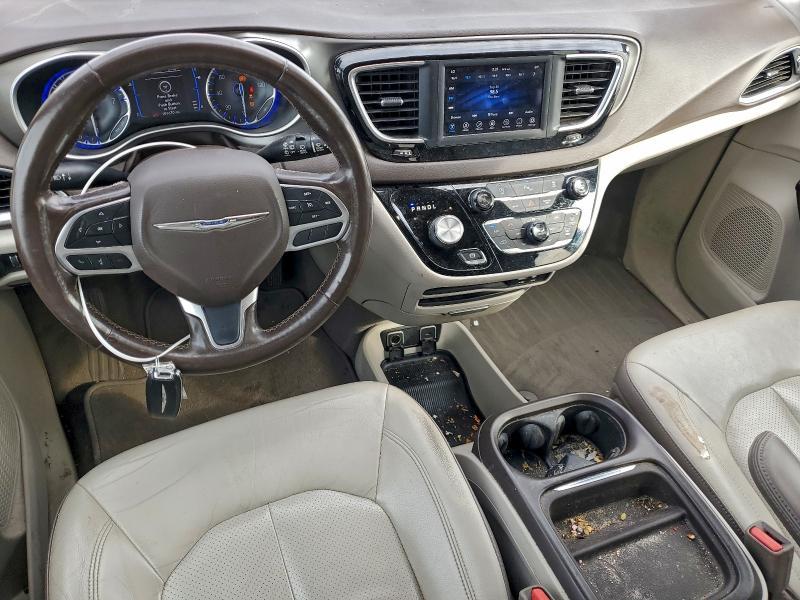 2019 Chrysler Pacifica Touring l