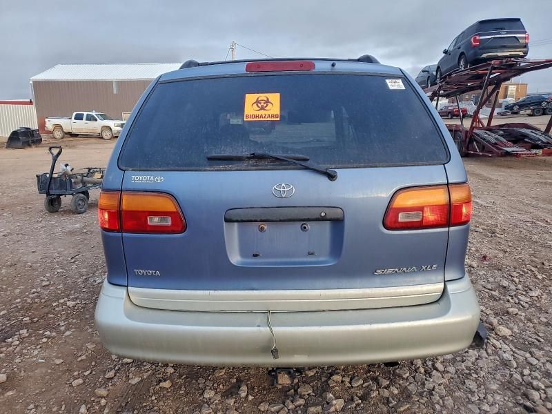 1999 Toyota Sienna le