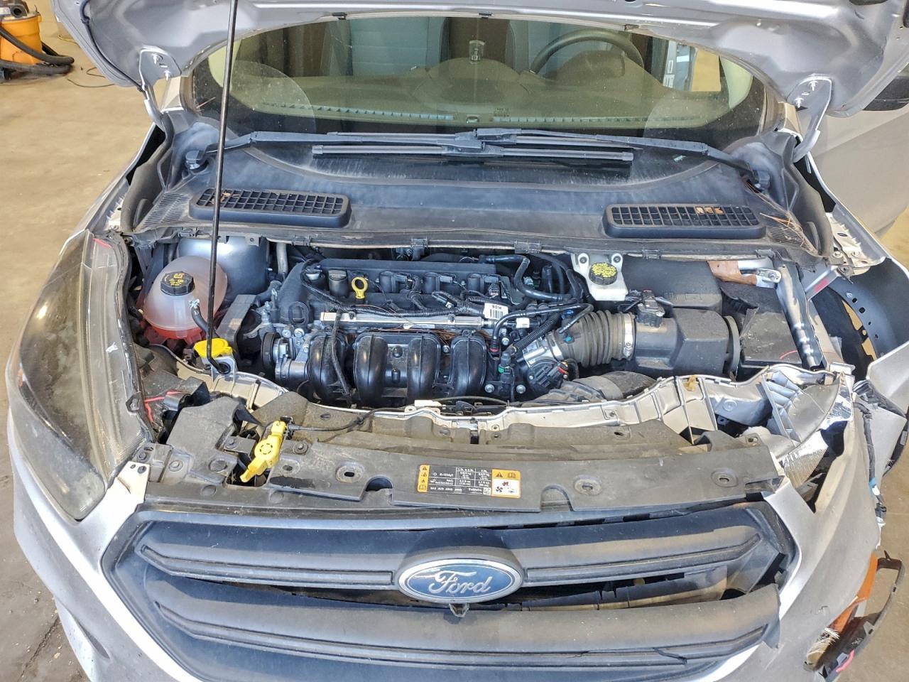 2019 Ford Escape s