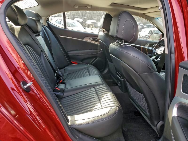 2022 Genesis G70 Base