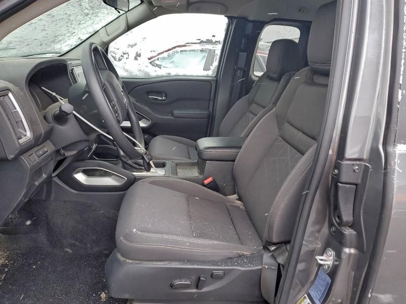 2025 Nissan Frontier s