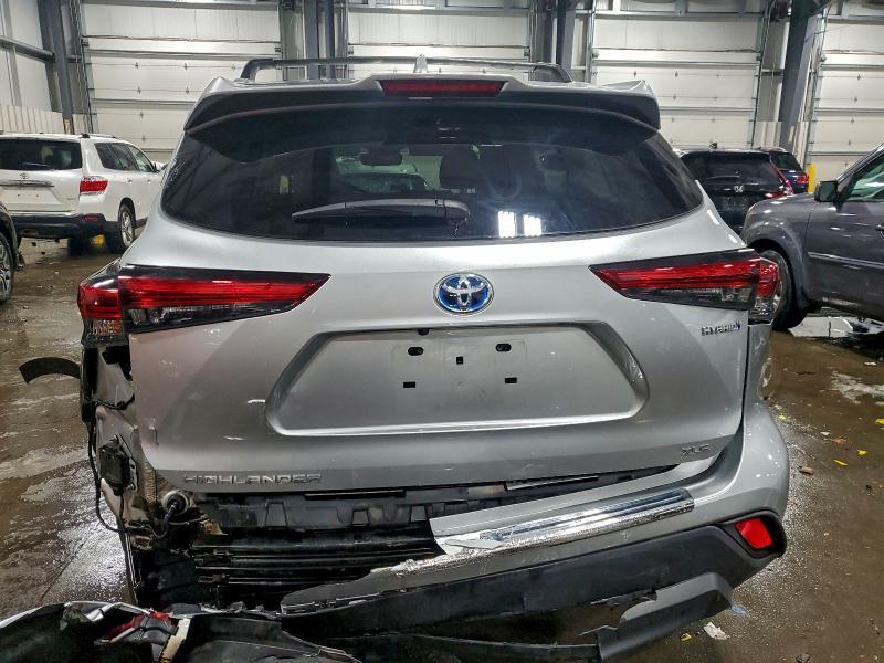 2022 Toyota Highlander Hybrid xle