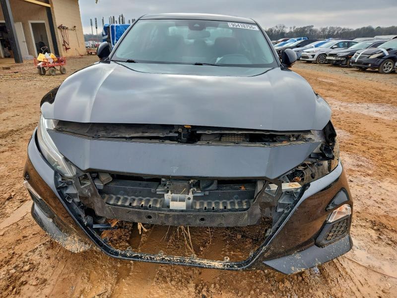 2020 Nissan Altima sr