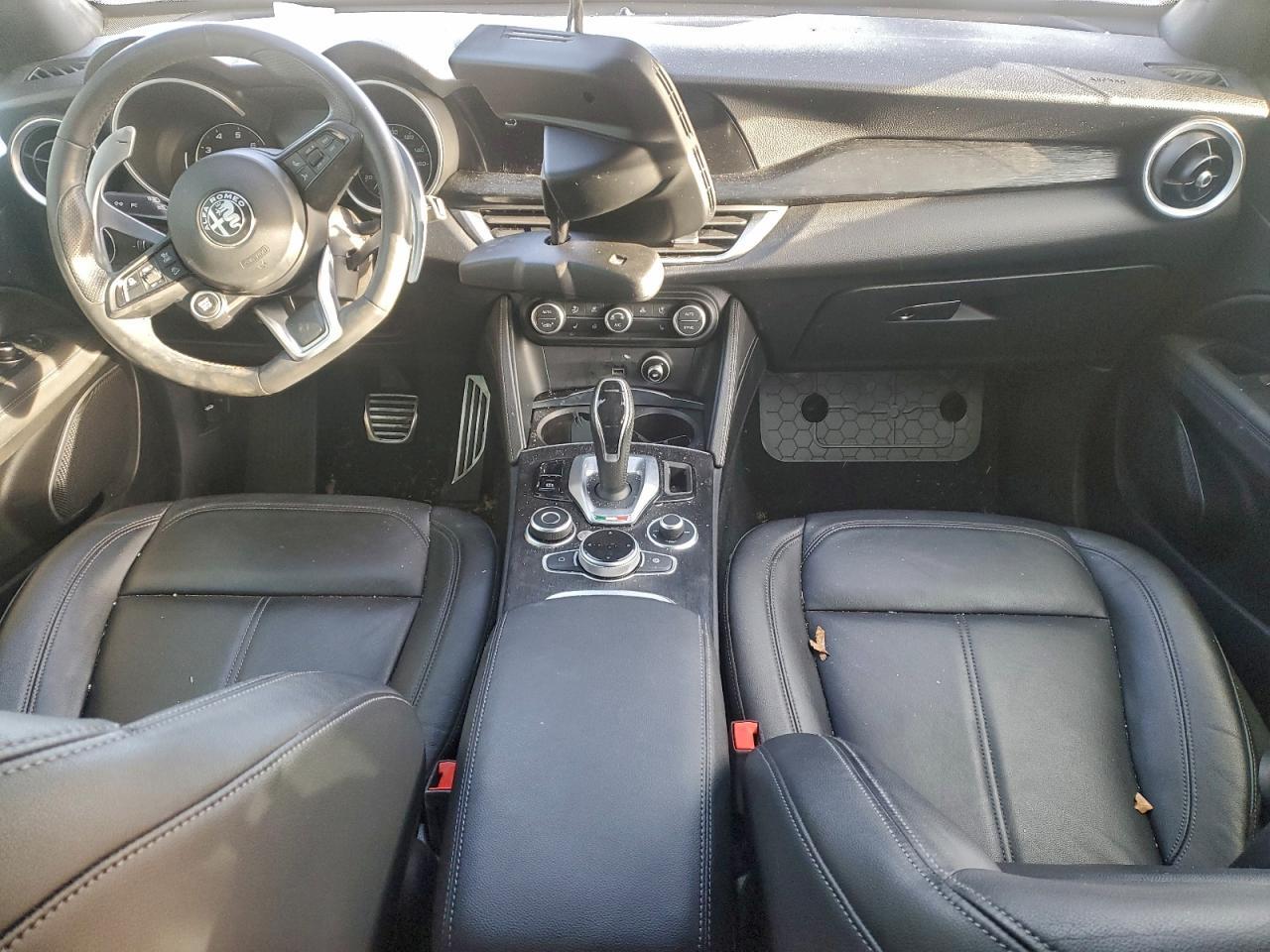 2022 Alfa Romeo Stelvio
