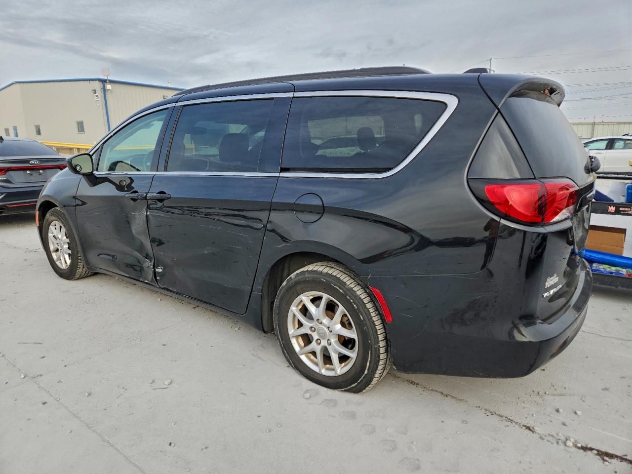 2020 Chrysler Voyager lxi
