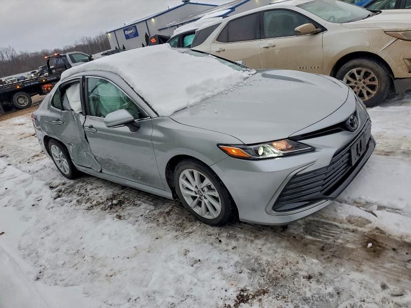 2024 Toyota Camry le