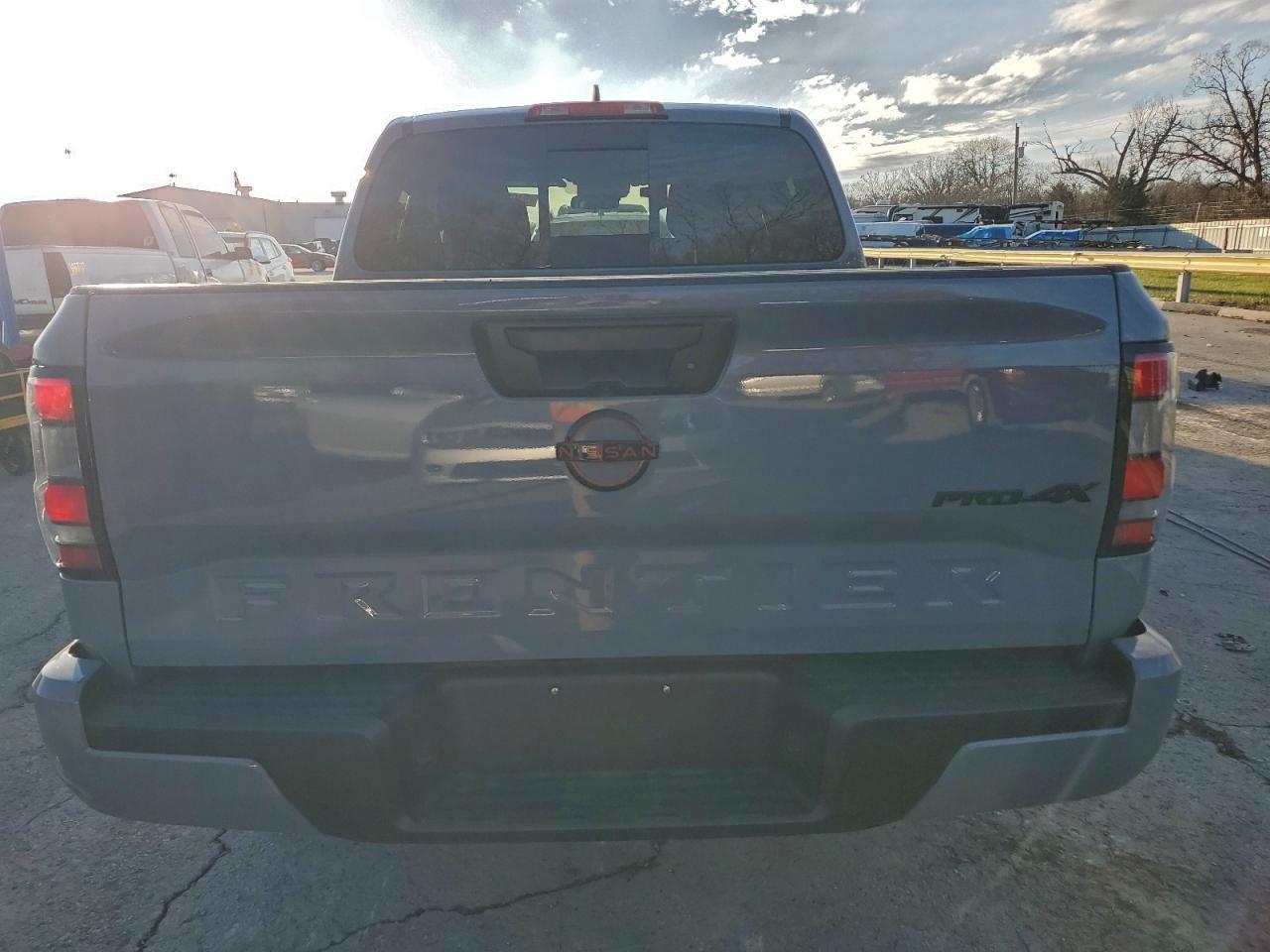 2024 Nissan Frontier s