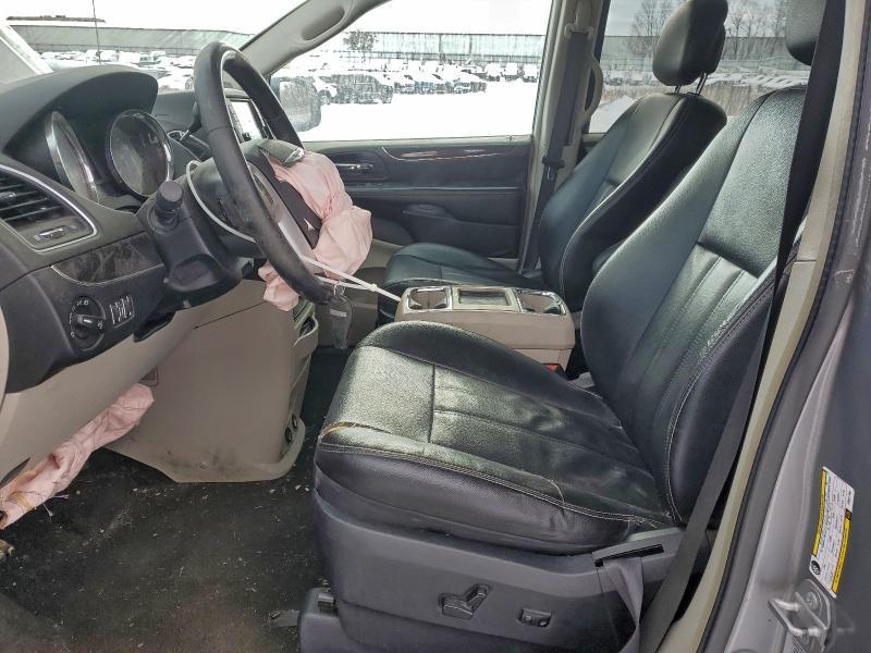 2015 Chrysler Town & Country Touring