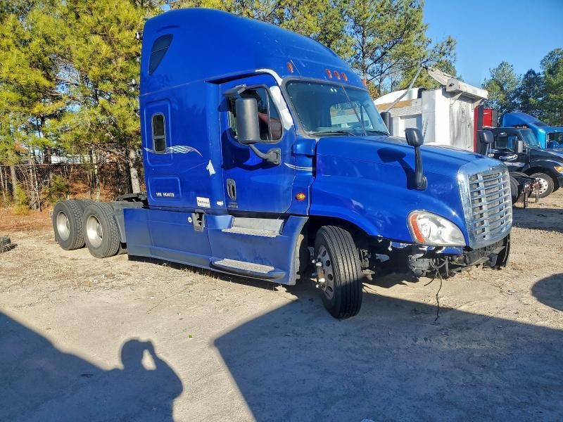 2017 Freightliner Cascadia 125 Semi Truck