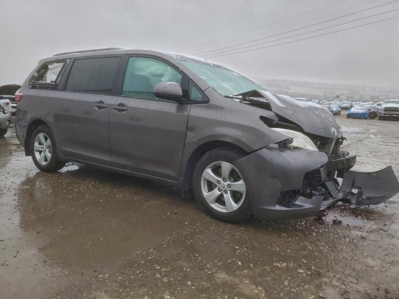 2016 Toyota Sienna le