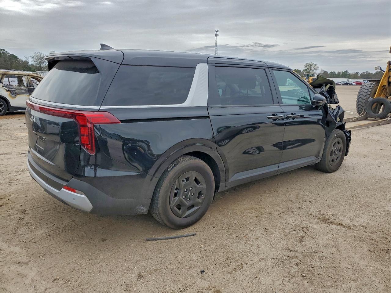 2025 KIA Carnival lx