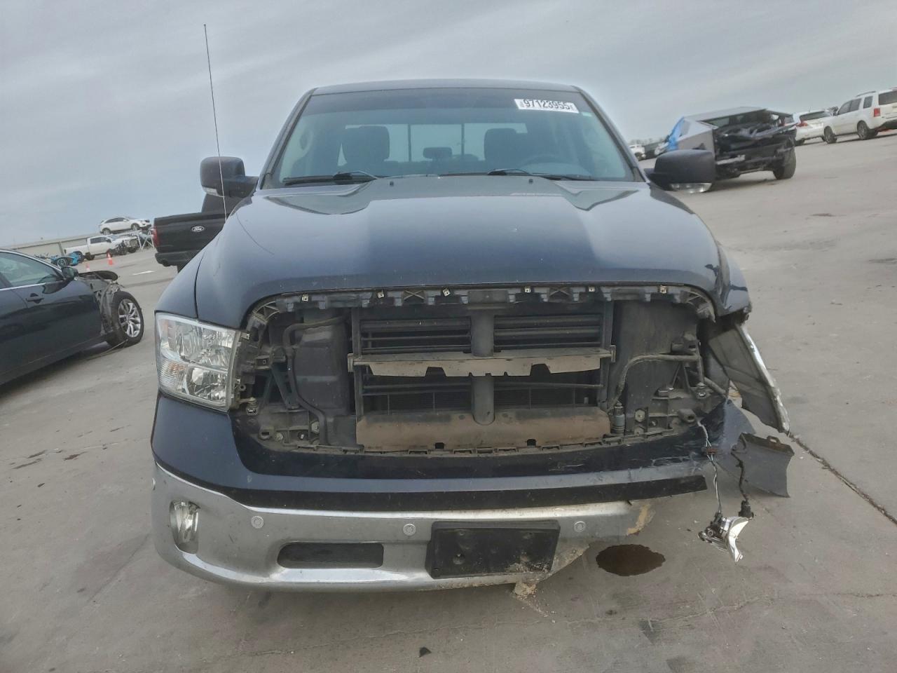 2016 Dodge Ram 1500 slt