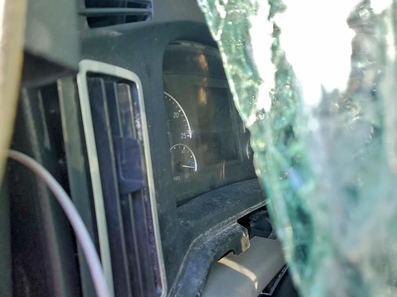 2018 Freightliner Cascadia 126 Semi Truck