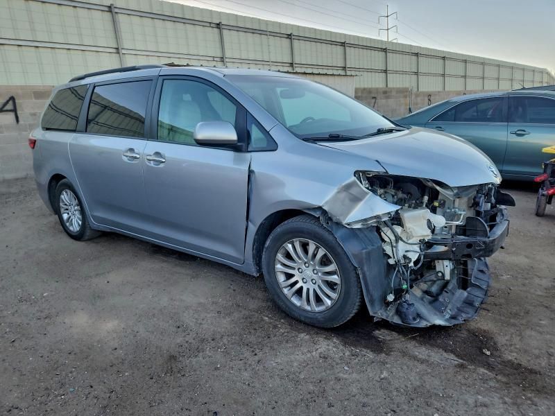 2016 Toyota Sienna xle