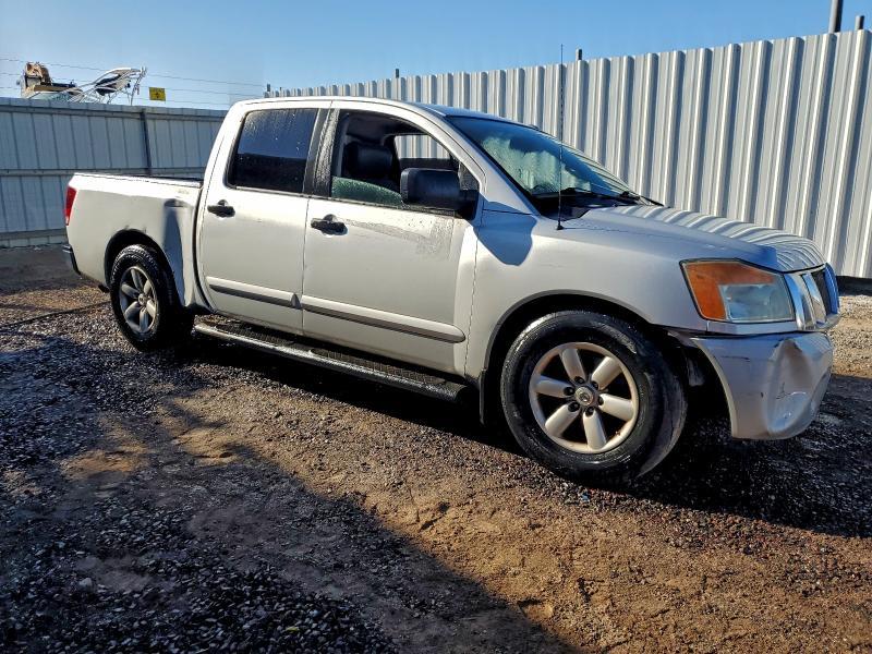2014 Niss Titan