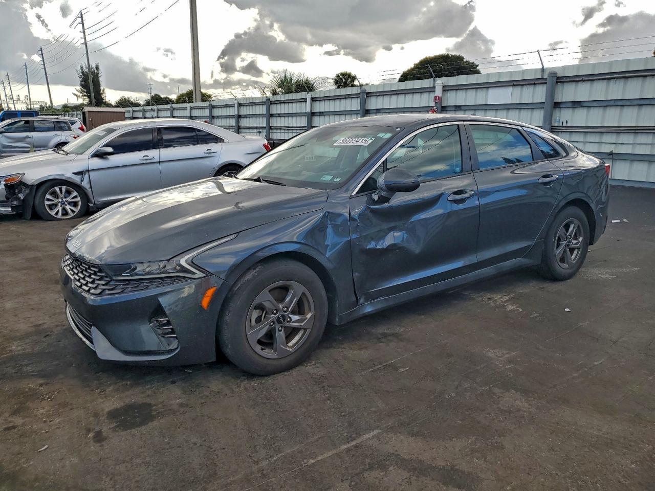 2023 KIA K5 lxs