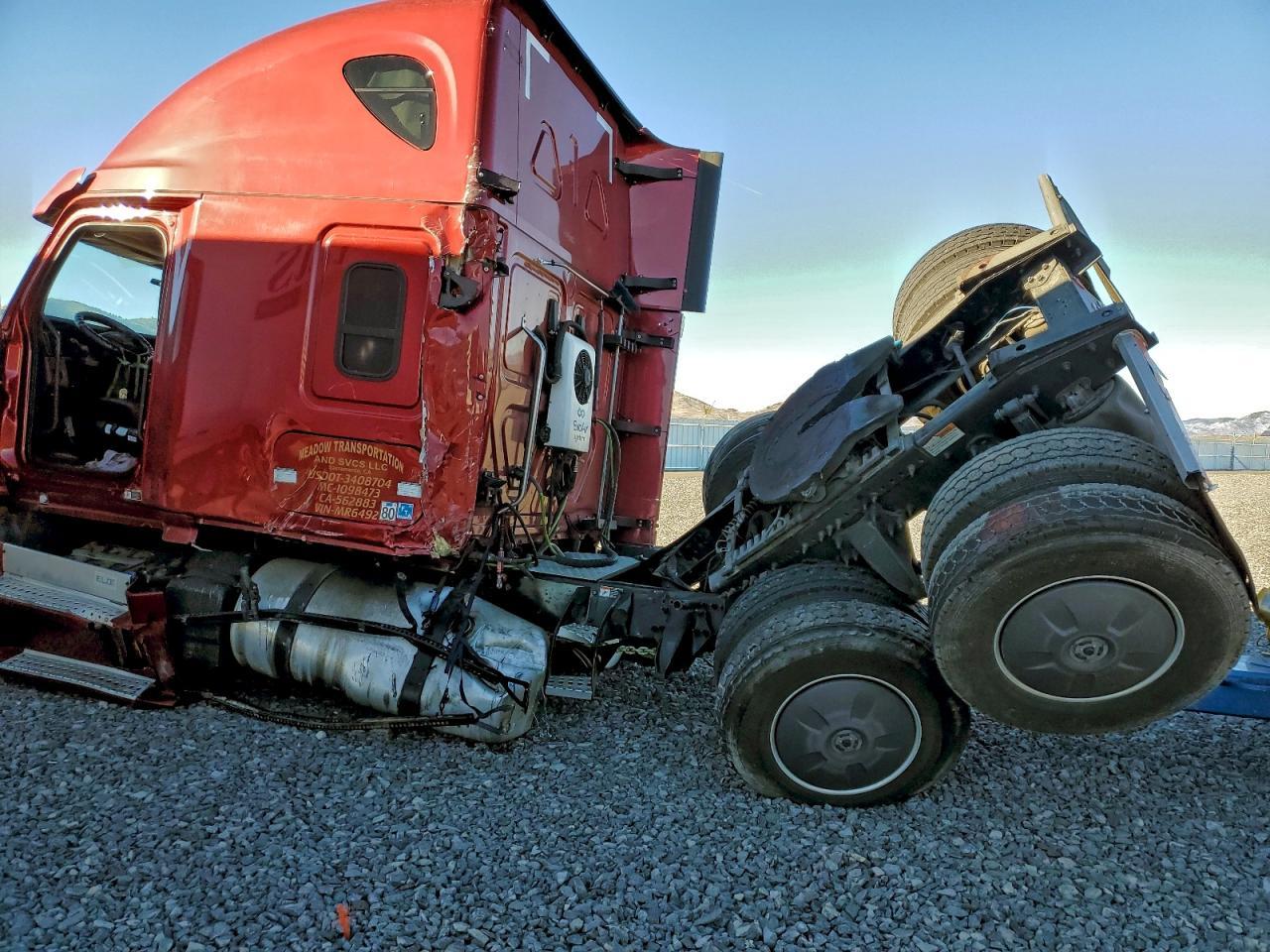 2021 Freightliner Cascadia 126 Semi Truck