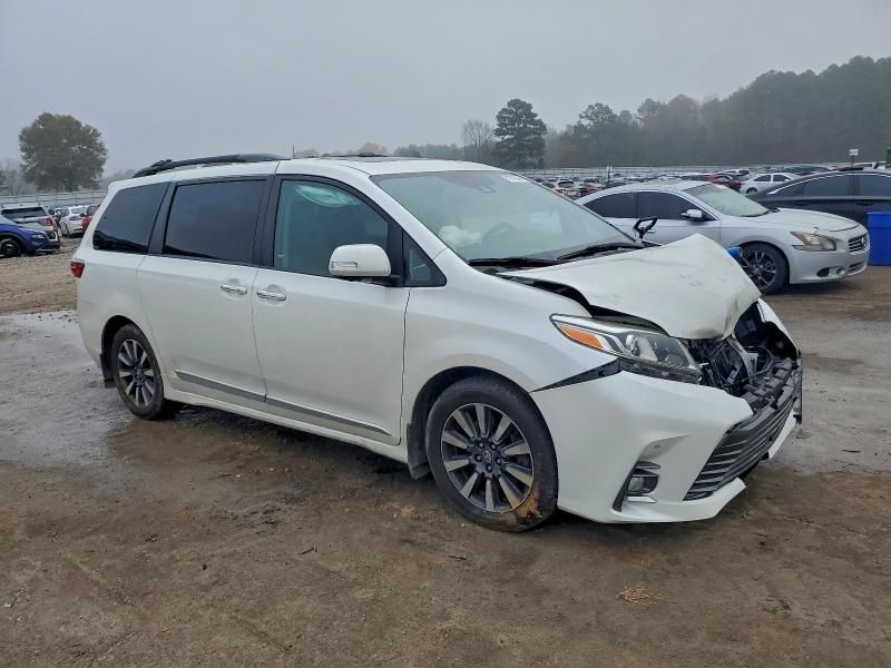 2018 Toyota Sienna xle