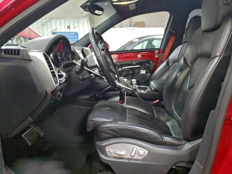 2018 Porsche Cayenne s