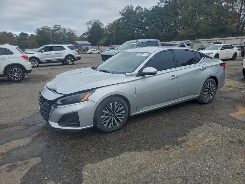 2023 Nissan Altima sv