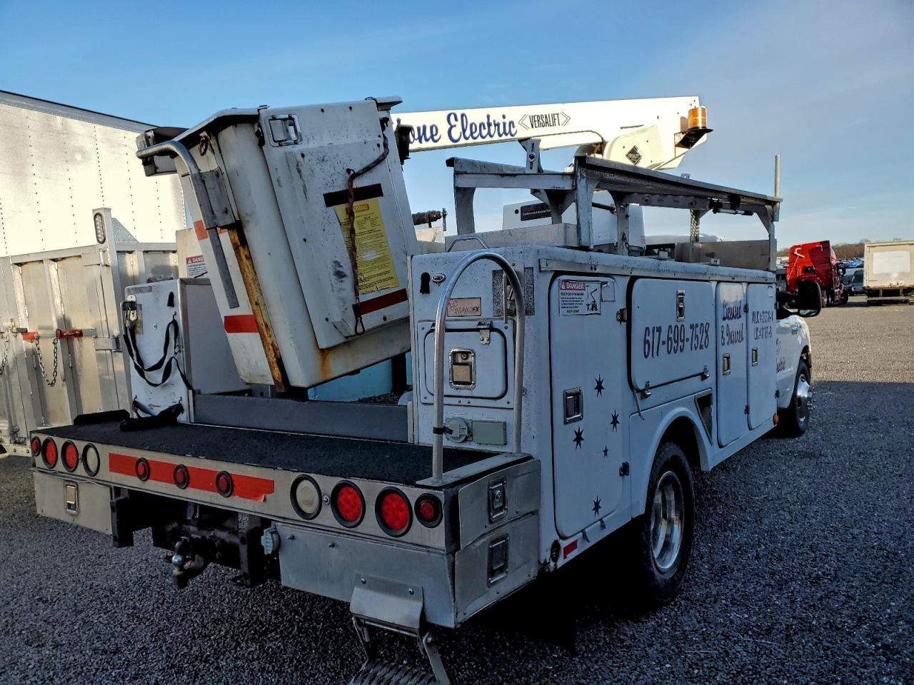 2006 Ford F350 Bucket Truck